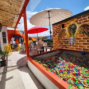 Prado Downtown Hostal